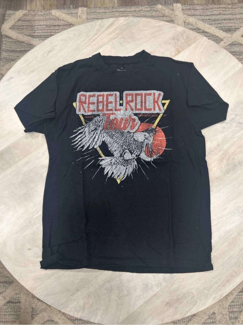 Rebel Rock tour men’s t shirt size medium